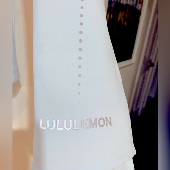 NEW Lululemon Cross Chill Jacket Baby/Powder Blue - Picture 9 of 13